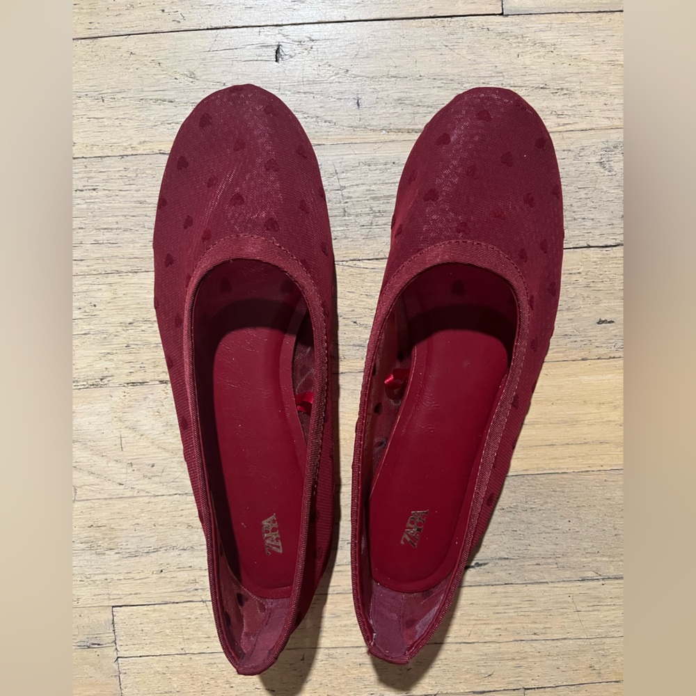 Zara Women's Burgundy Heart Slippers